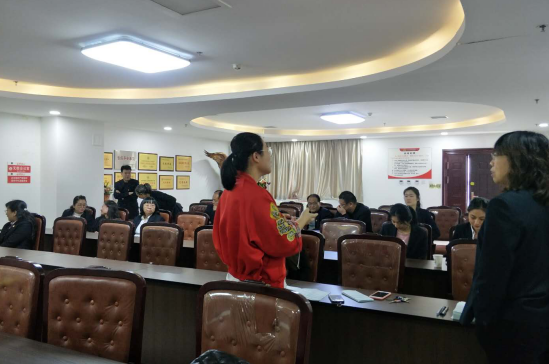 公司工會為工會會員辦理服務卡普惠職工