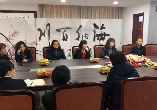 海納集團公司舉行“三八”婦女節座談會