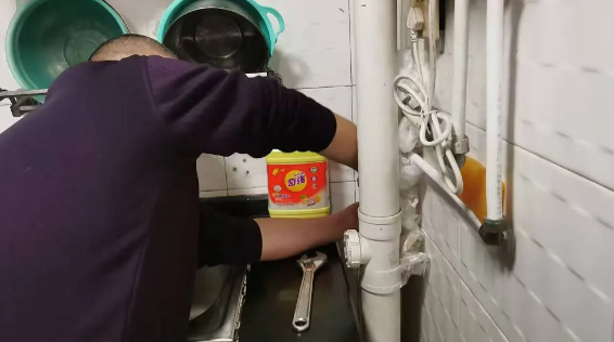 連夜搶修漏水點 用心用情做服務