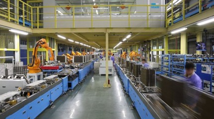 美的空調總裝線采用機器人,將只保留三成工人-中國管理咨詢網(chnmc.com)